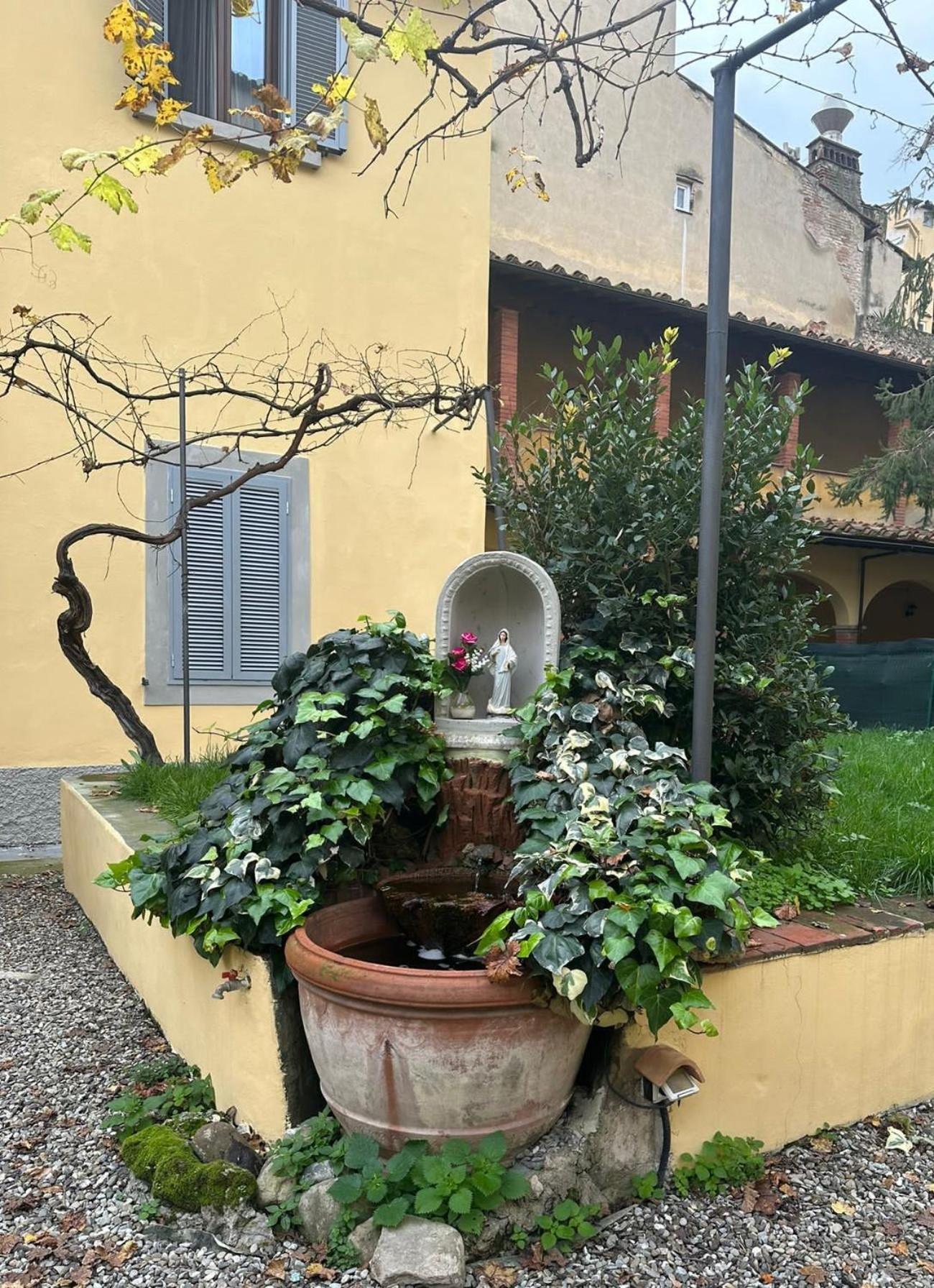 New Generation Hostel Firenze Bagian luar foto