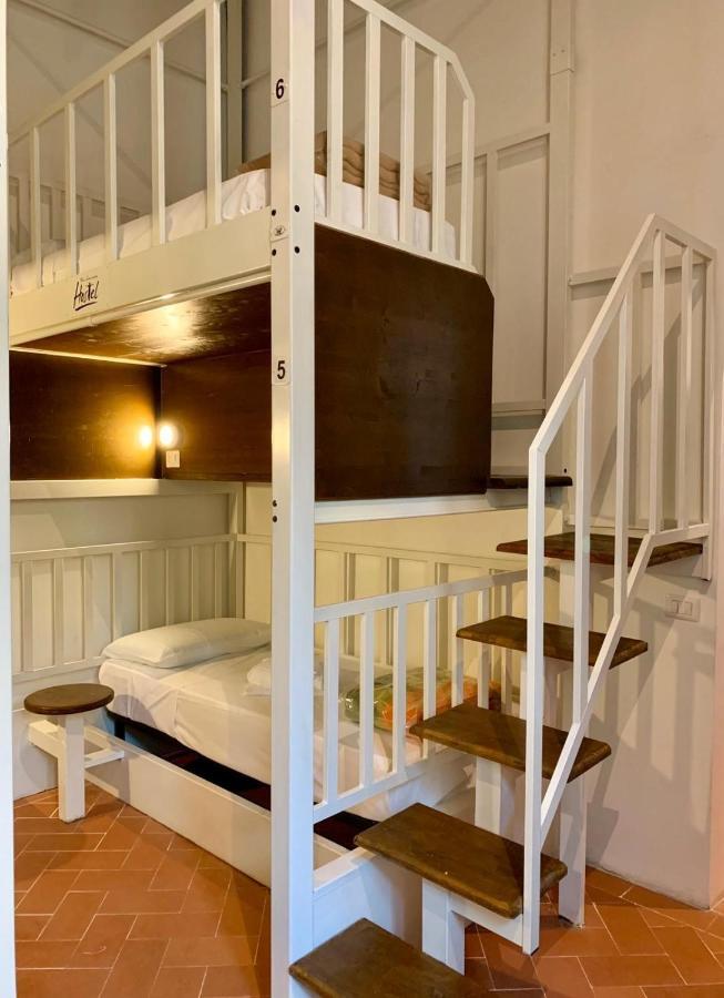 New Generation Hostel Firenze Bagian luar foto