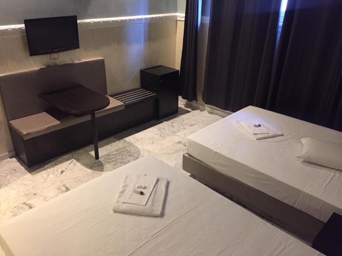 New Generation Hostel Firenze Bagian luar foto